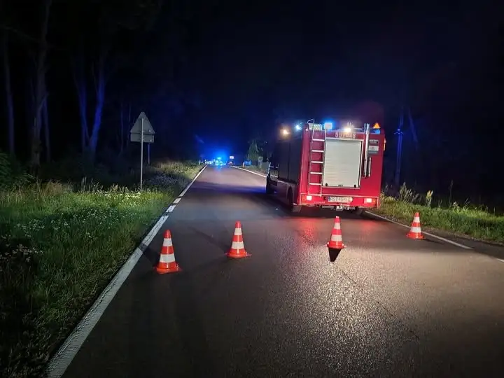 Wypadek w Nowinach: Rowerzysta ranny, śmigłowiec LPR w akcji
