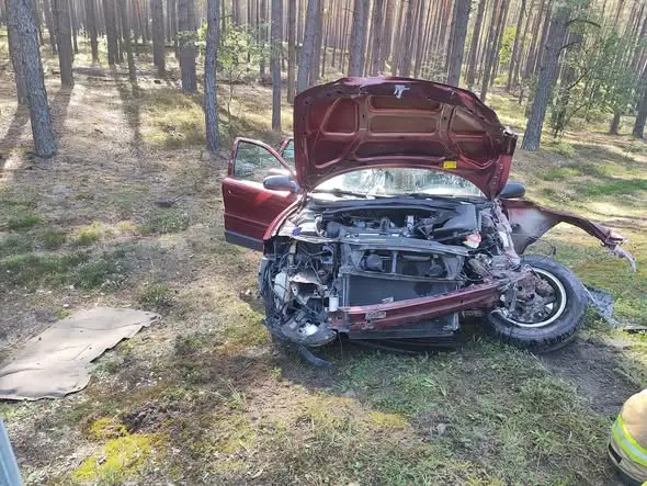 Wypadek na DW 855 między Zaklikowem a Lipą – droga całkowicie zablokowana