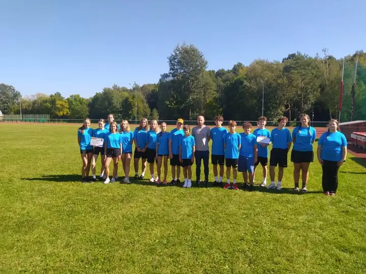 Uczniowie z Pysznicy zdominowali powiatowe zawody lekkoatletyczne