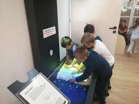 Uczniowie z Zaleszan odkrywali naukę w SOWA Staszów
